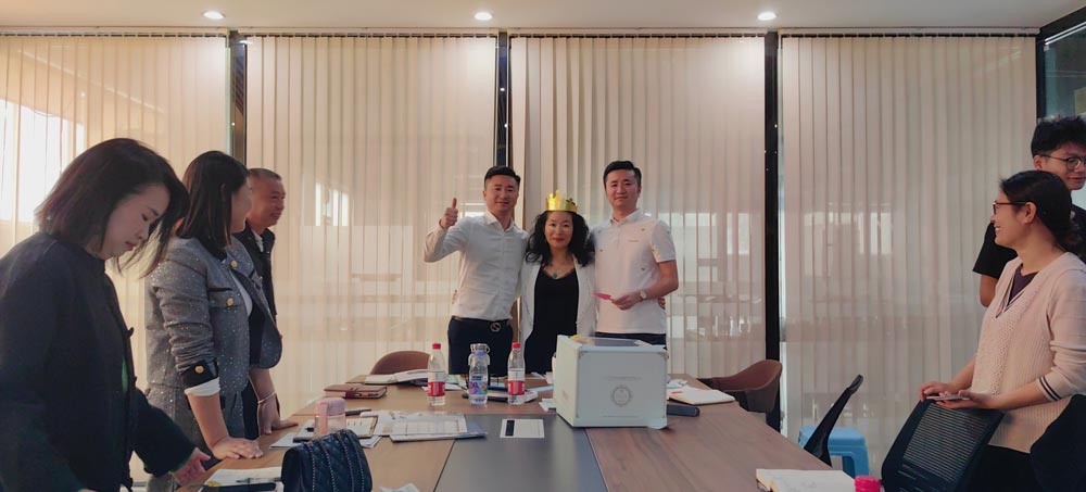 銷售之星閃耀時刻，祝（zhù）張迪媛生日快樂！